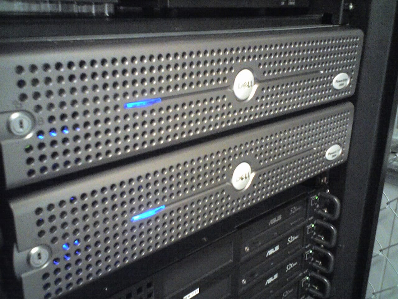 Serwery Dell PowerEdge w szafie rack - oferta serwerow TechArte